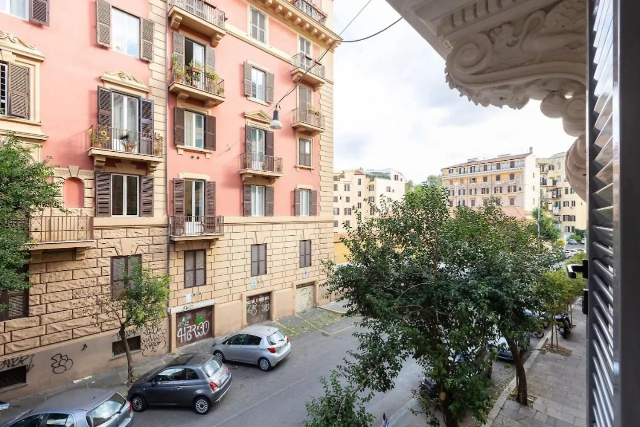 Colosseum Holidays - Three-Bedroom Apartment Rome 0*,  Italy
