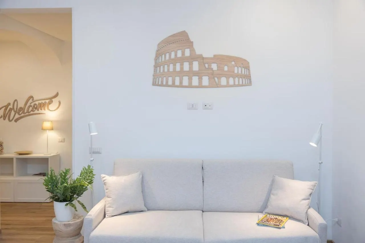 Colosseum Holidays - Three-Bedroom Apartment Rome