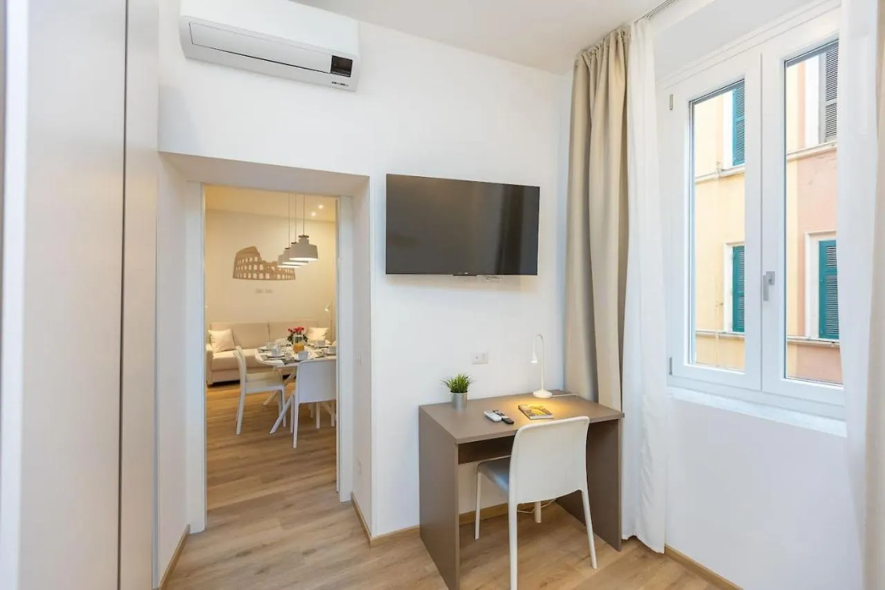Colosseum Holidays - Three-Bedroom Apartment Rome
