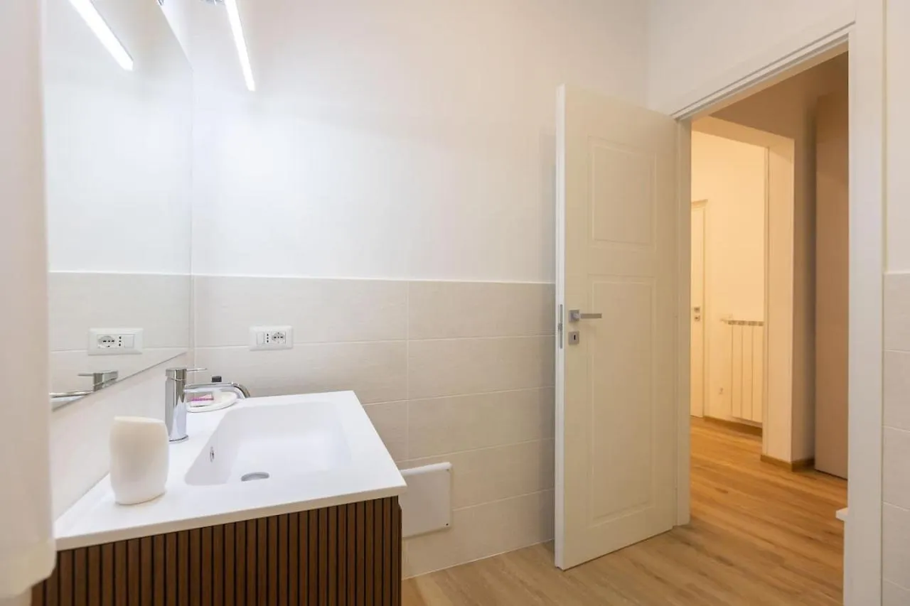 Colosseum Holidays - Three-Bedroom Apartment Rome 0*,  Italy