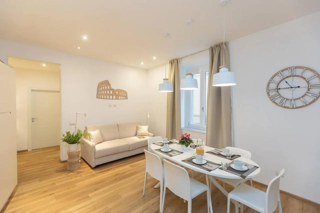 Colosseum Holidays - Three-Bedroom Apartment Rome 0*,