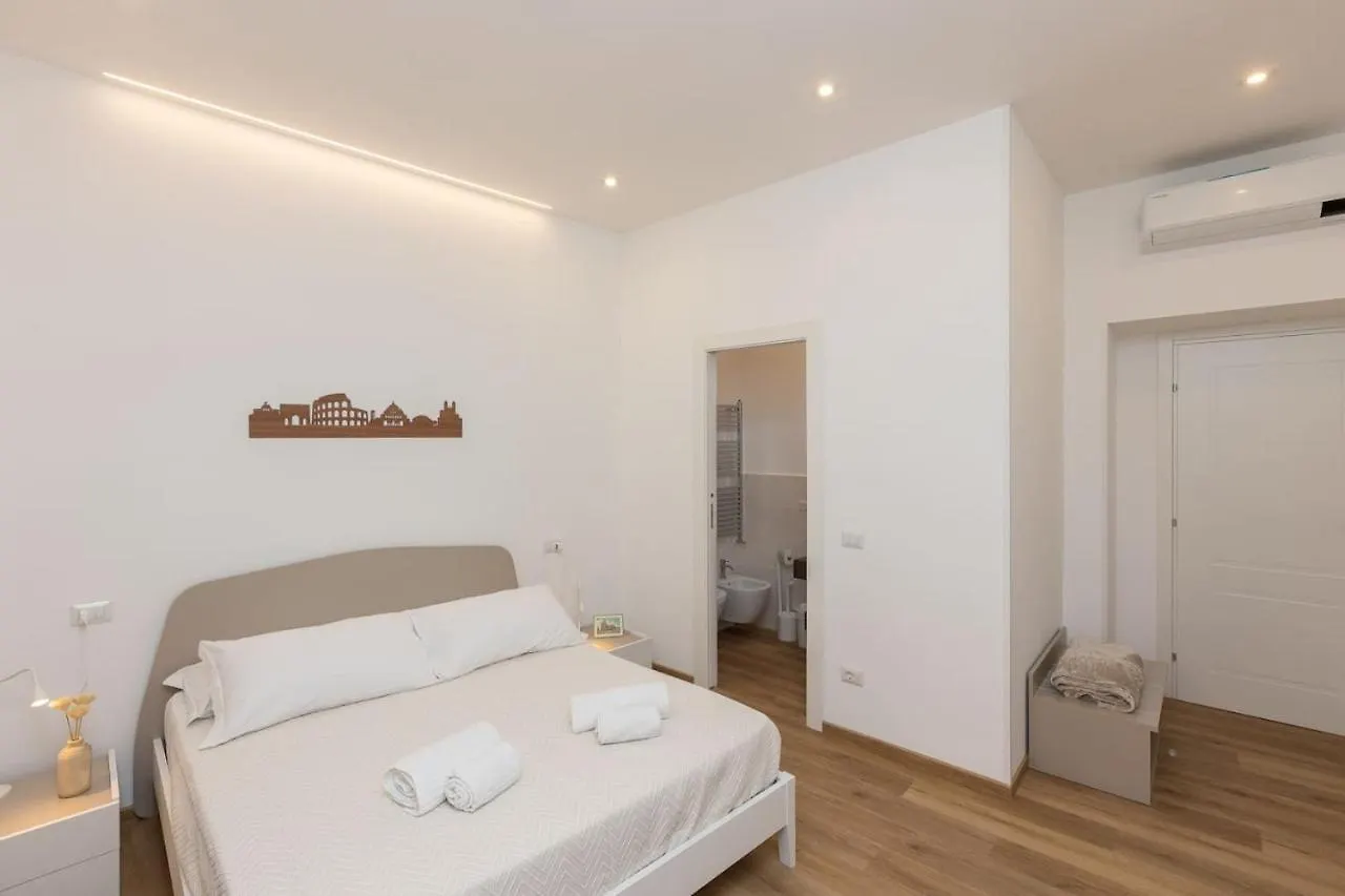 Colosseum Holidays - Three-Bedroom Apartment Rome