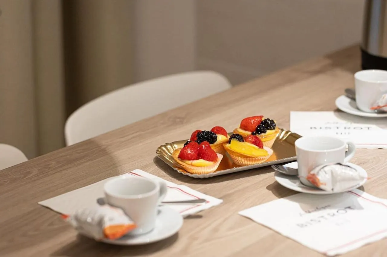Colosseum Holidays - Three-Bedroom Apartment Rome 0*,  Italy
