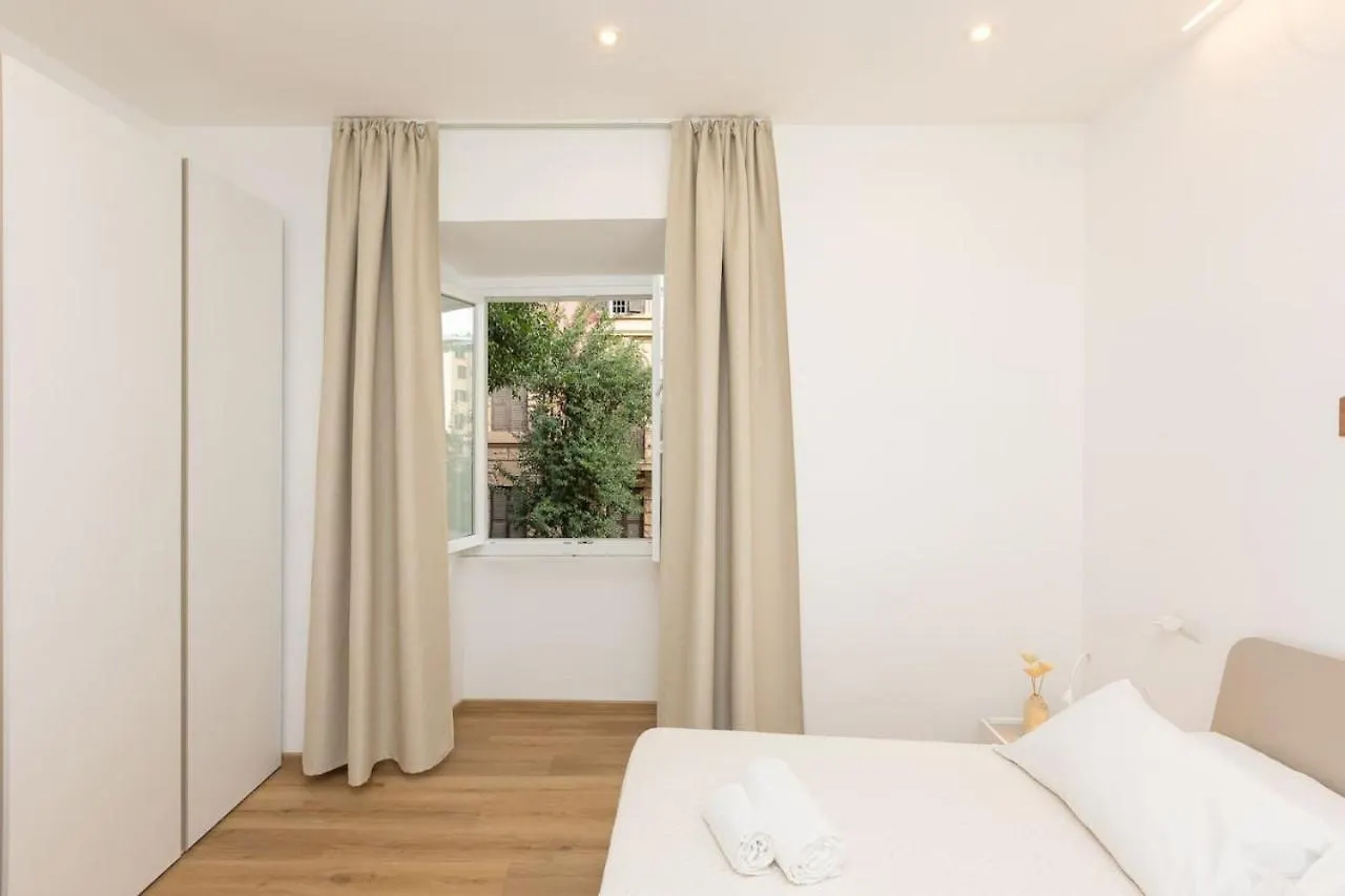 Colosseum Holidays - Three-Bedroom Apartment Rome 0*,  Italy